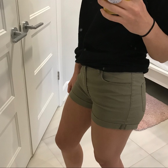 Skinny cargo style shorts - Picture 2 of 3